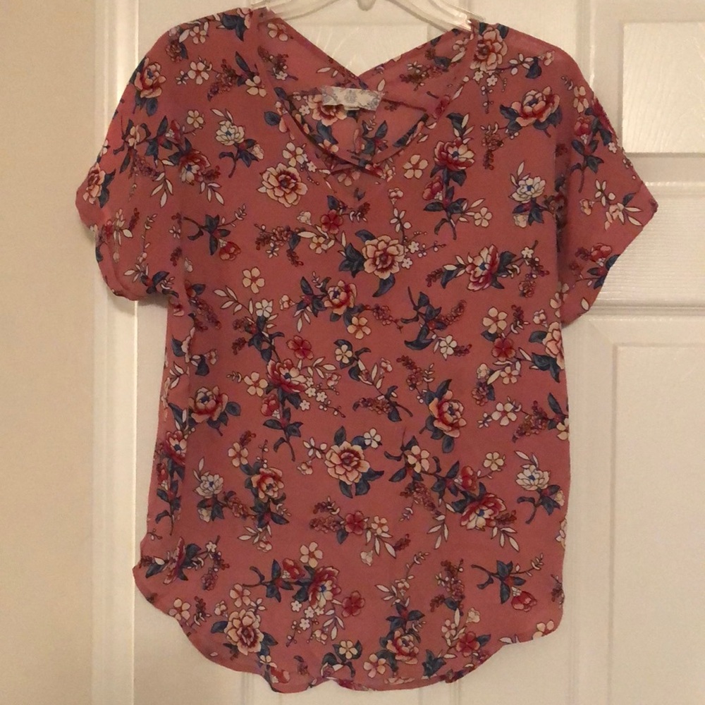 Floral crossneck shirt